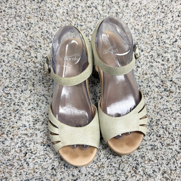 Dansko Marlow Sandal Womens 38 Oyster Washed Leather Tan Open Toe Shoe Heeled - Picture 4 of 9